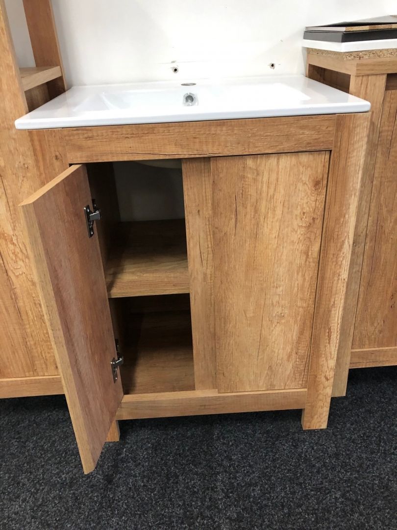 Koupelnová skříňka CLASIK 820 - pod umyvadlo 60